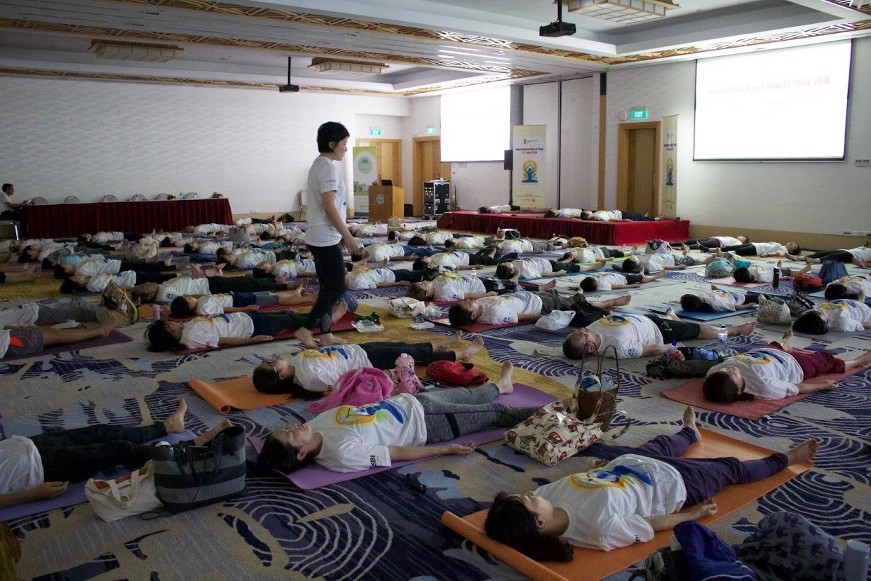 JAS_Yoga2.jpg (312 KB)