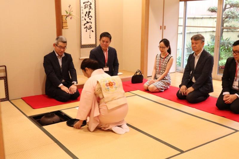 127984354363f5d2fab62f68.94370571