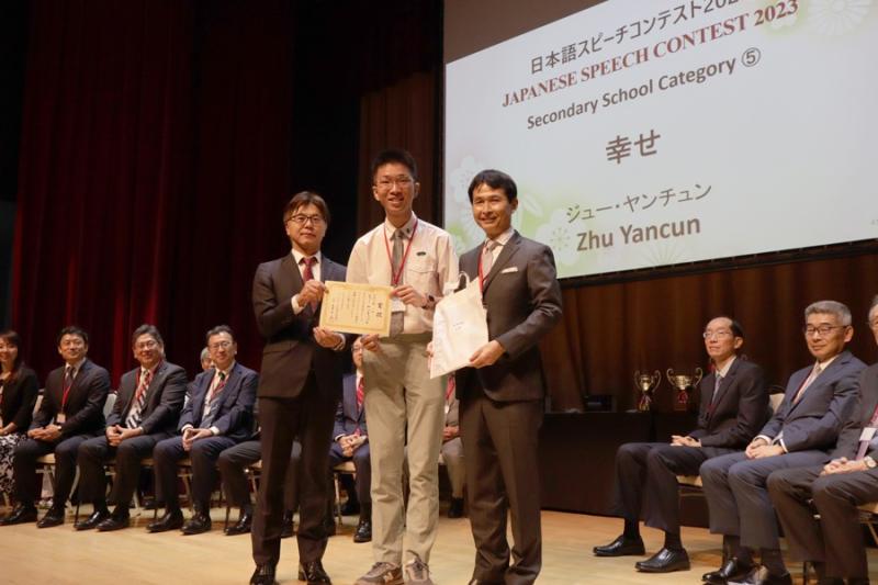 16721655664c237e37b8ca9.43378587