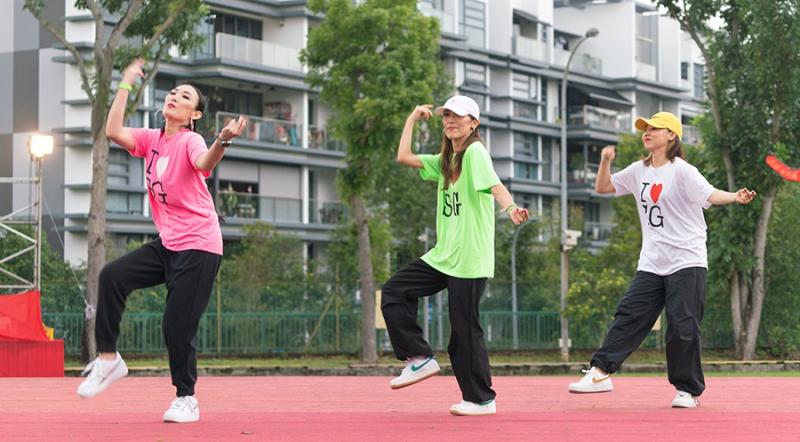 1037133907650a5c43df2002.61273129