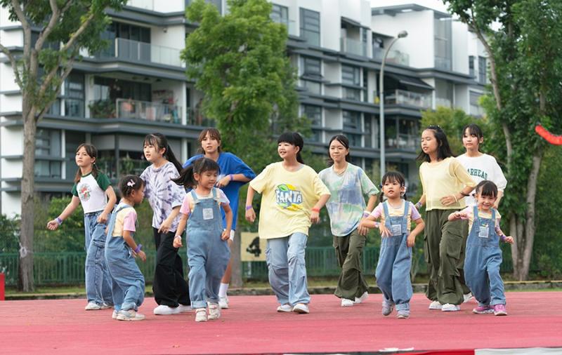 436383417650a5c4a3ee696.66045893