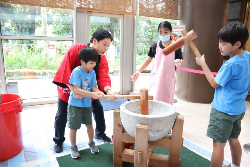 165442285465d6f960438d18.18585828