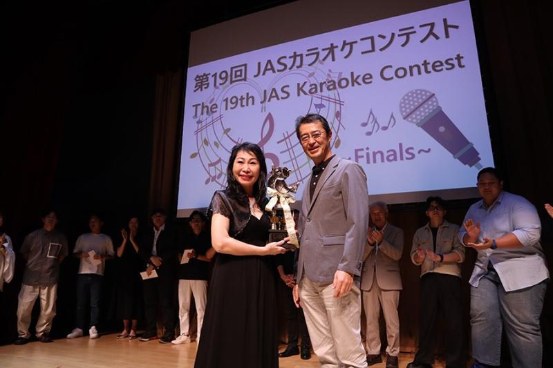 9988242276764e3856a17a4.52822394