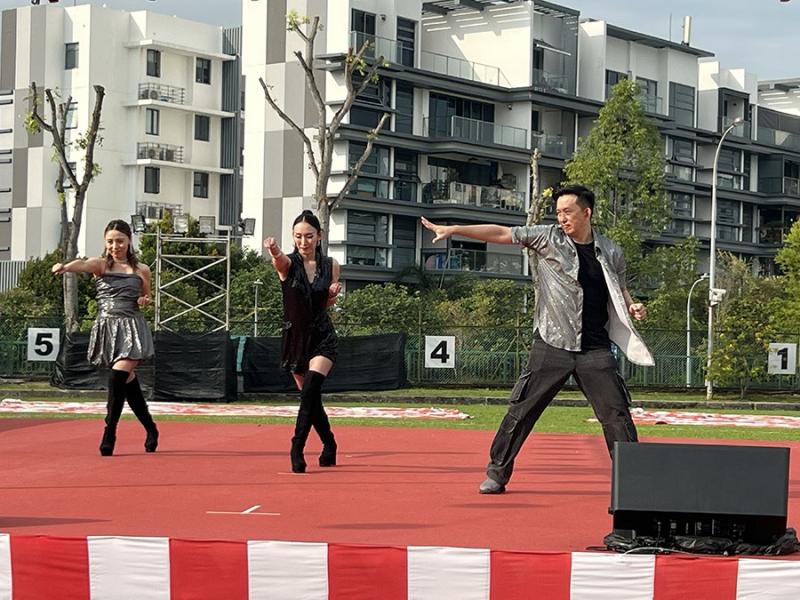 106188671568ccd188cc9444.30208798